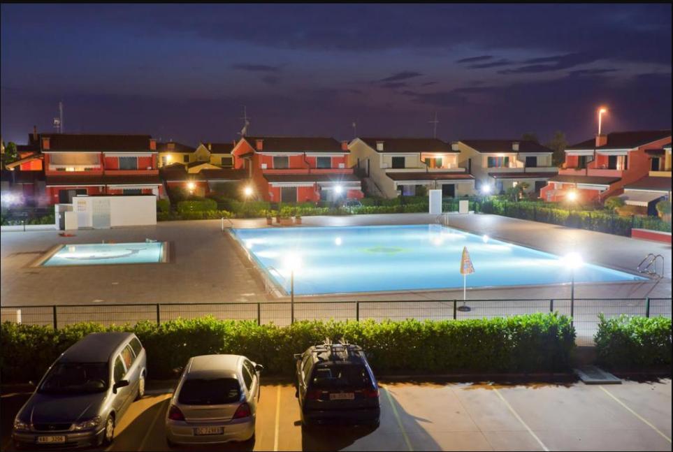 Iris 20 In Posizione Strategica, Indipendente, All'Interno Del Villaggio Dei Fiori Caorle Dış mekan fotoğraf