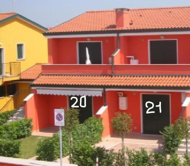Iris 20 In Posizione Strategica, Indipendente, All'Interno Del Villaggio Dei Fiori Caorle Dış mekan fotoğraf