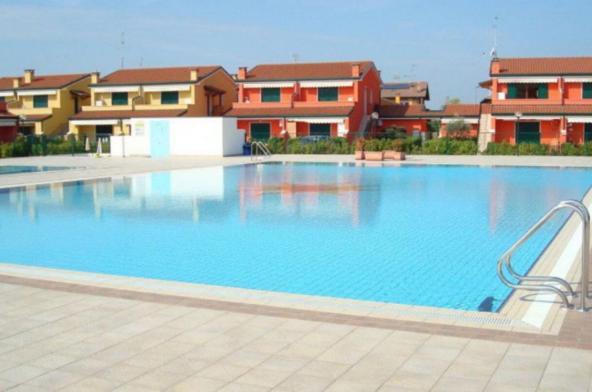 Iris 20 In Posizione Strategica, Indipendente, All'Interno Del Villaggio Dei Fiori Caorle Dış mekan fotoğraf
